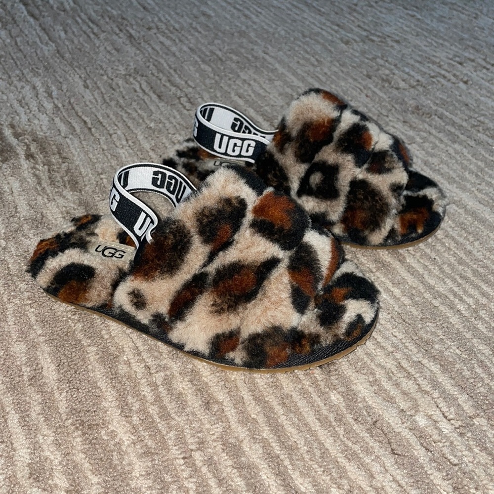 Toddler UGG slippers - WORN ONCE